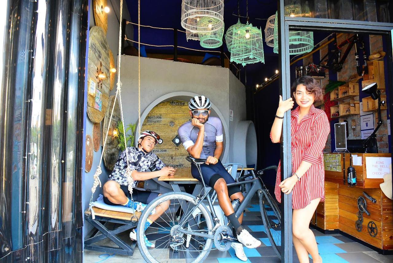12Month Hostel Phuket Eksteriør bilde